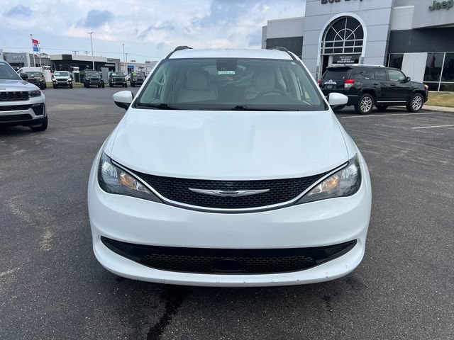 Used 2021 Chrysler Voyager Lxi w/ Cold Weather Group FWD image 2