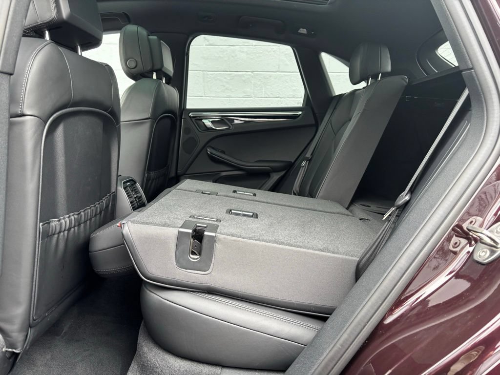Certified 2026 Porsche Macan AWD/4WD image 23