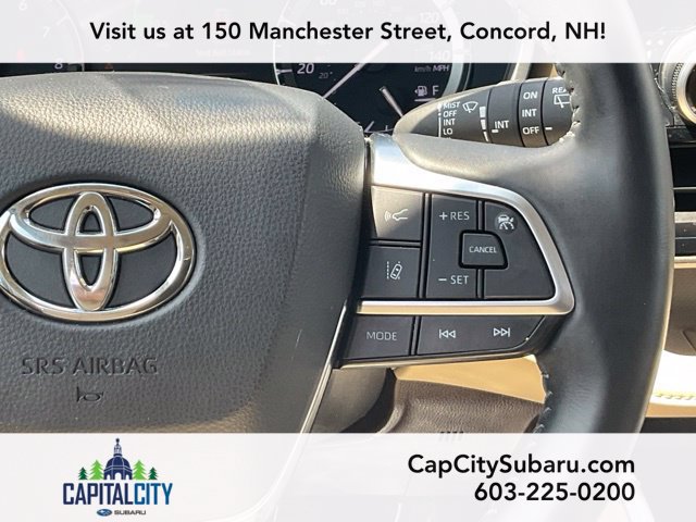 Used 2020 Toyota Highlander XLE AWD/4WD image 23