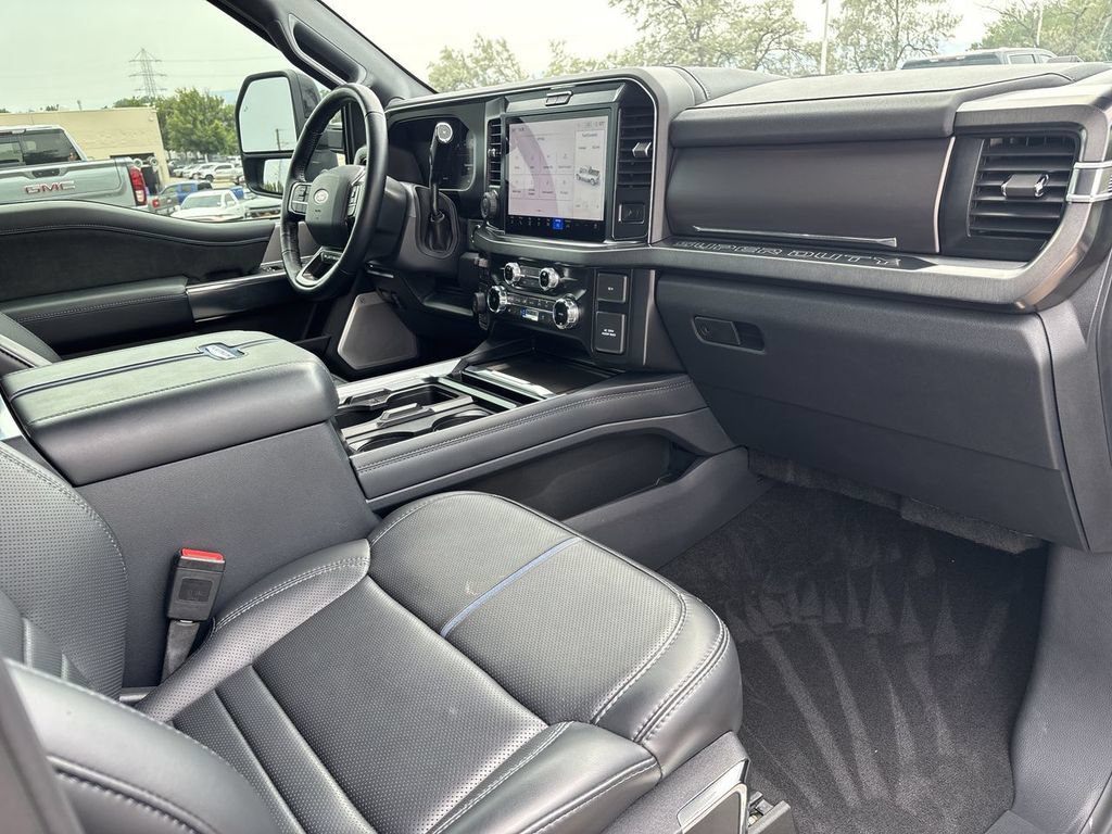 Used 2026 Ford F250 Platinum w/ FX4 Off-Road Package AWD/4WD image 34