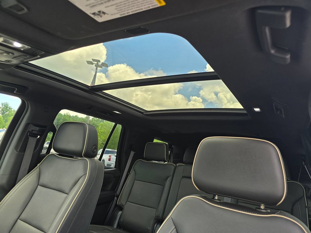 Used 2023 GMC Yukon SLT AWD/4WD image 14