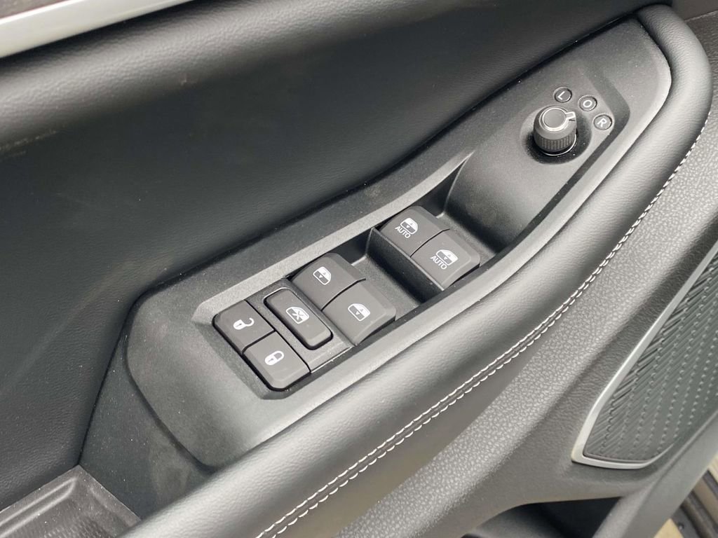 New 2026 Jeep Grand Cherokee Limited w/ Limited Altitude Package RWD image 15