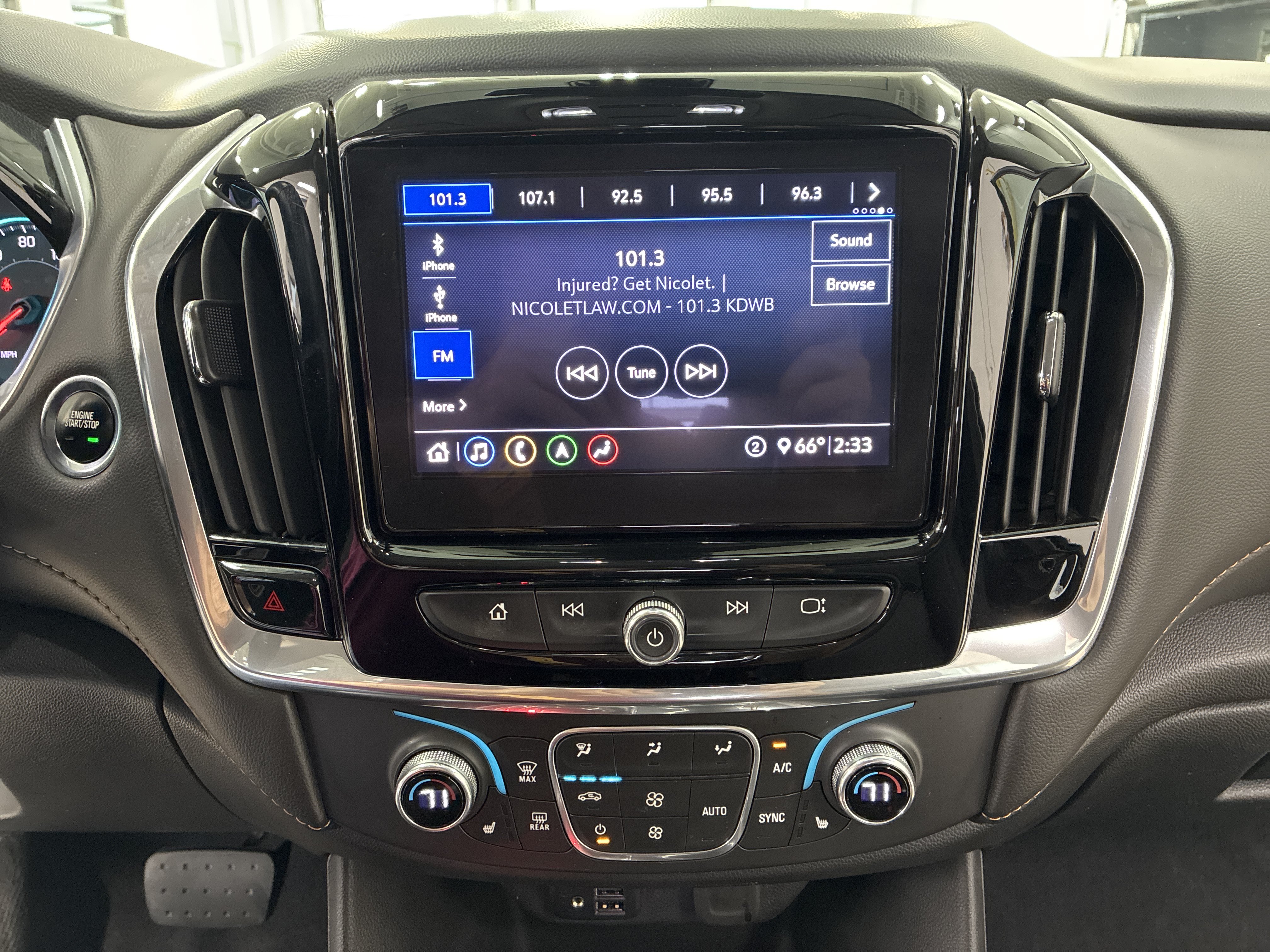 Used 2020 Chevrolet Traverse LT w/ LT Premium Package AWD/4WD image 29
