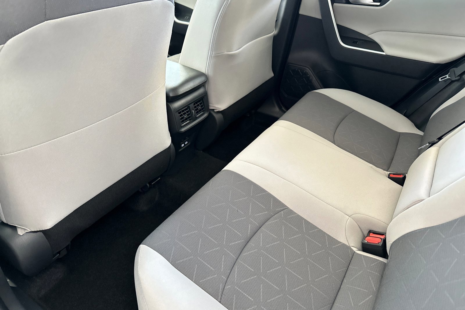 New 2025 Toyota RAV4 XLE image 13