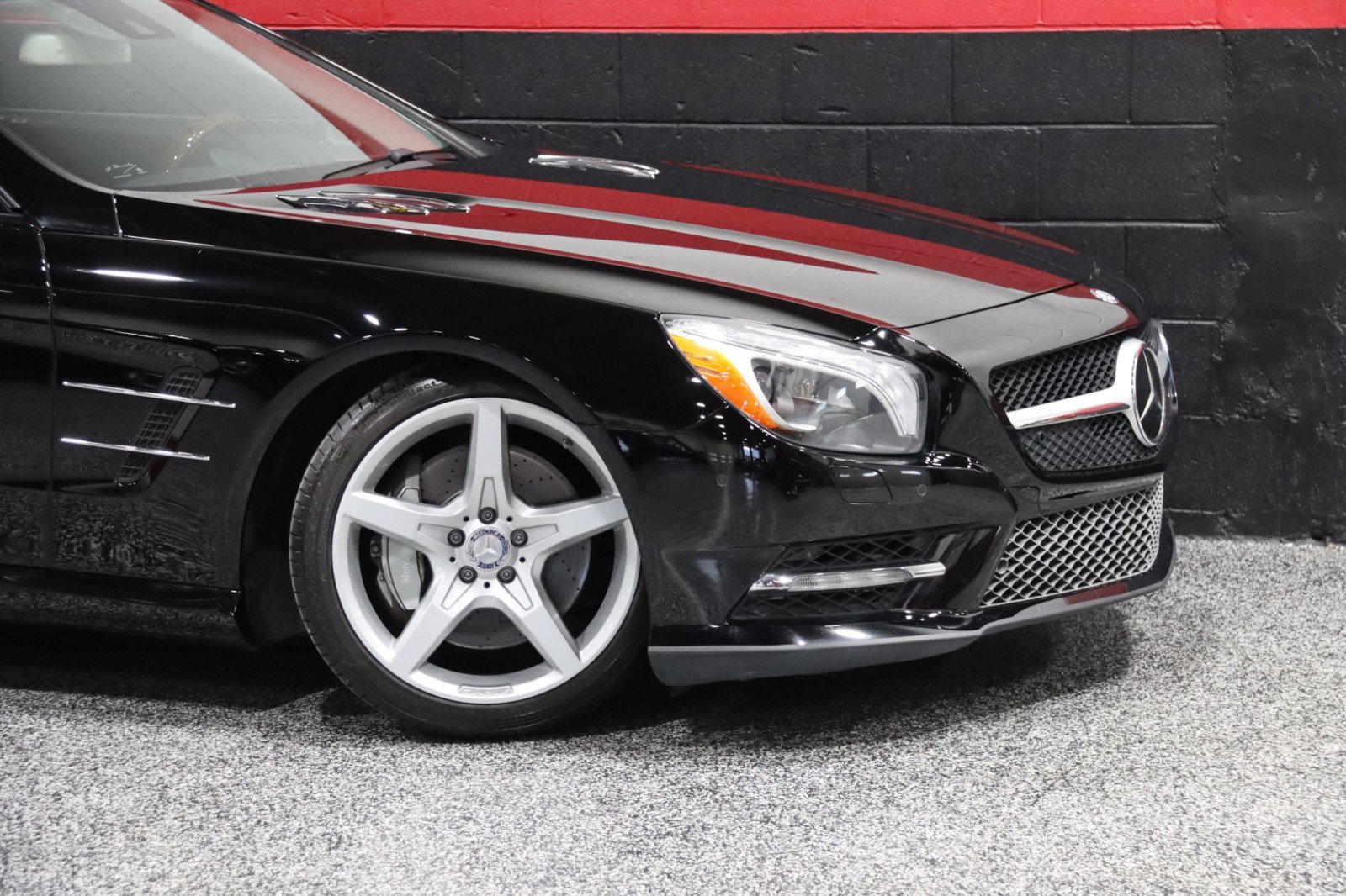 Used 2013 Mercedes-Benz SL 550 image 4