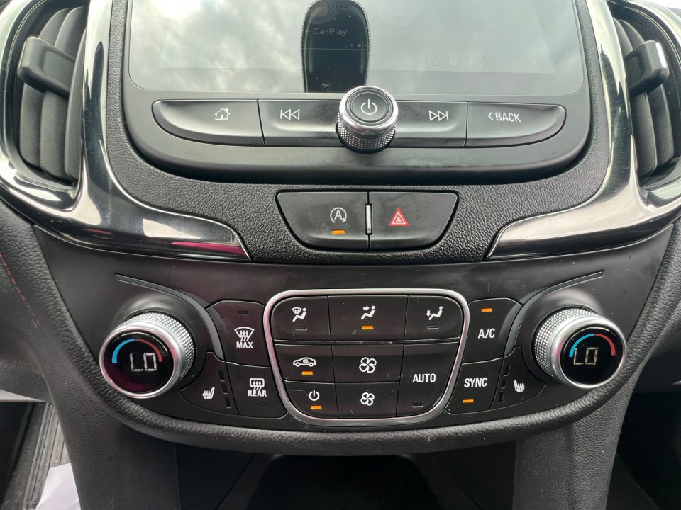 Used 2024 Chevrolet Equinox RS w/ RS Leather Package FWD image 18