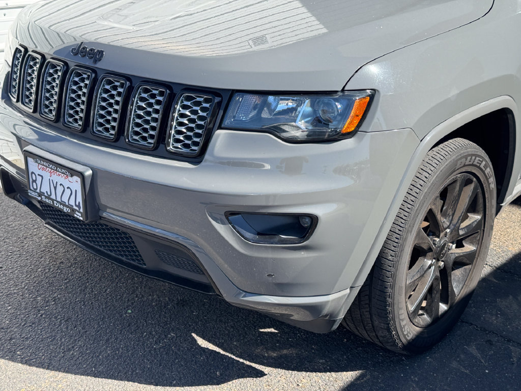 Used 2021 Jeep Grand Cherokee Laredo X AWD/4WD image 14