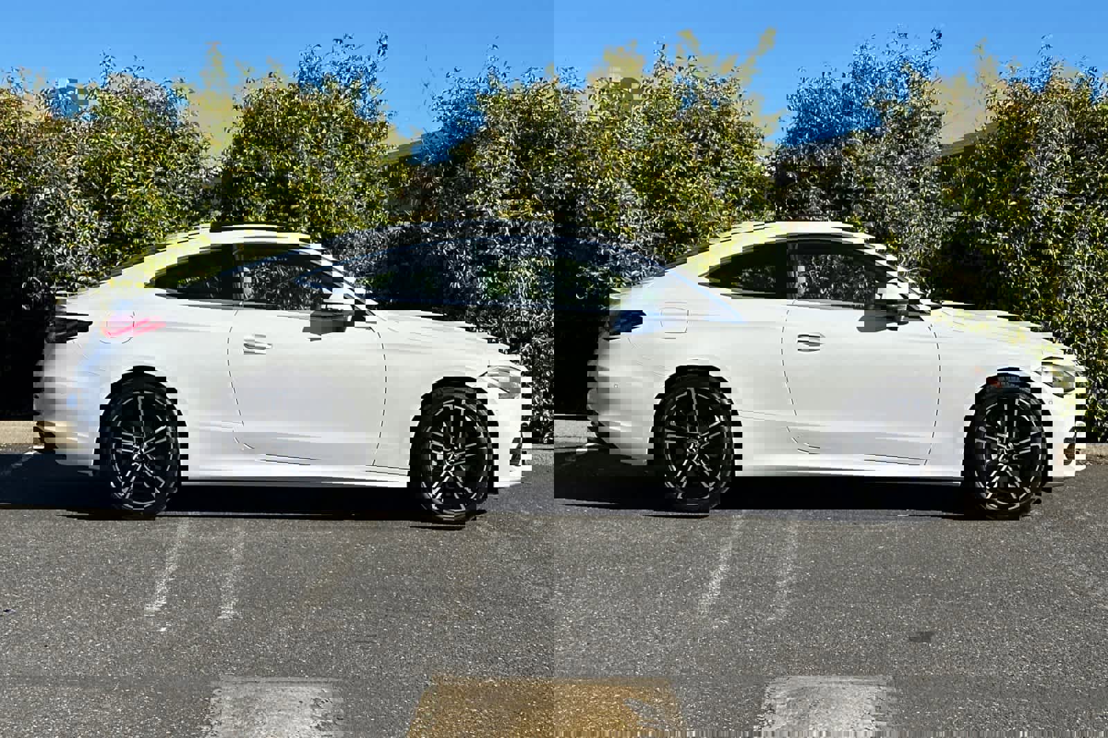 New 2026 Mercedes-Benz CLE 300 4MATIC Coupe image 2