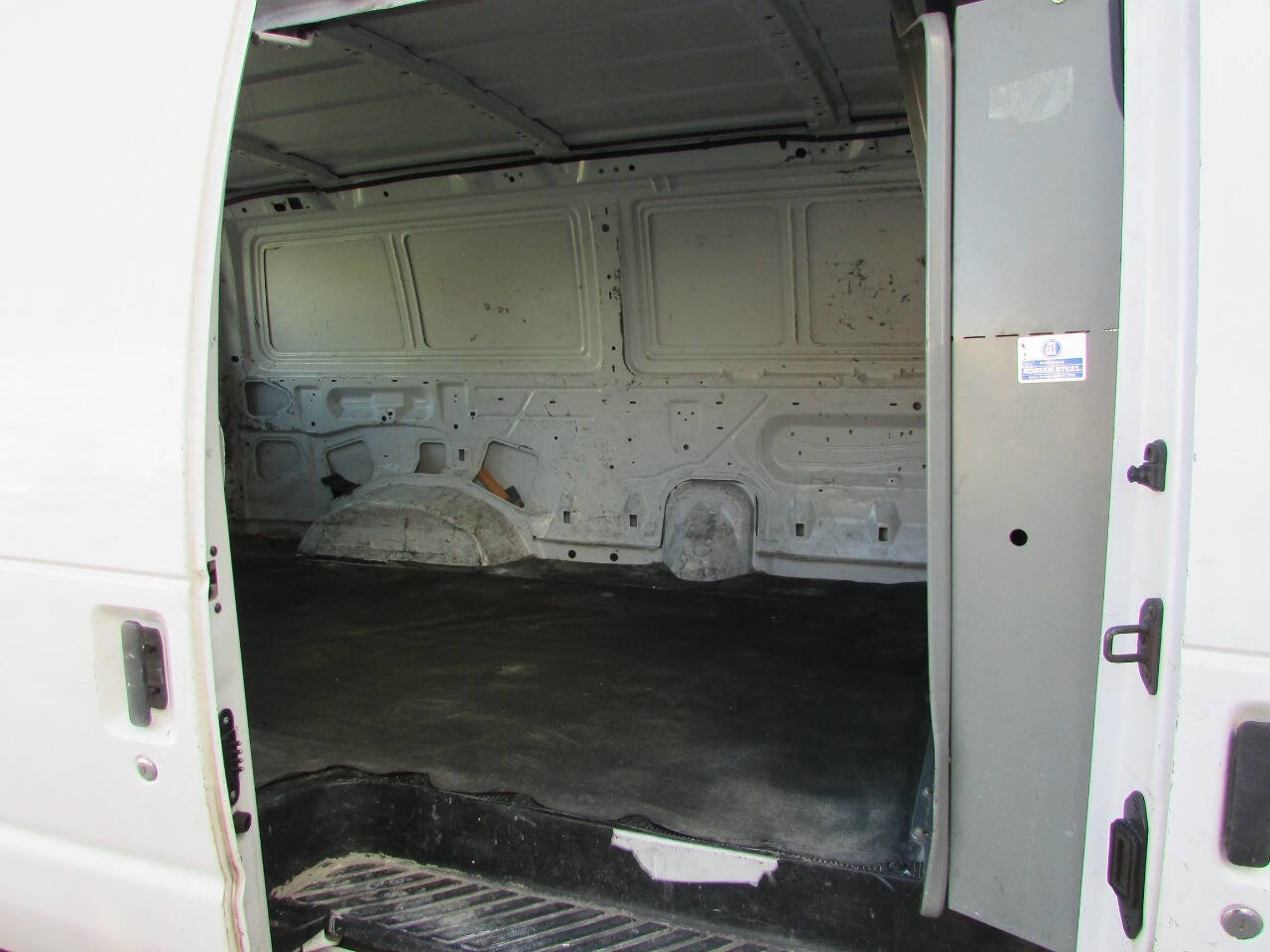 Used 2011 Ford E-150 and Econoline 150 w/ Commercial Cargo Van Pkg RWD image 19