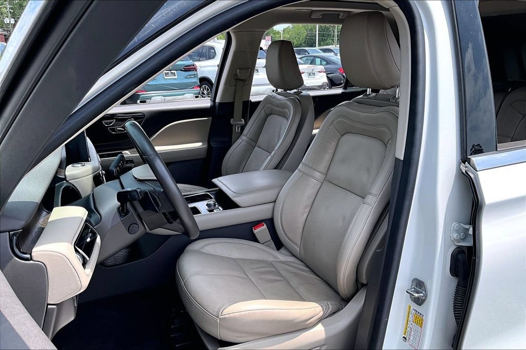 Used 2023 Lincoln Aviator Reserve w/ Equipment Group 201A AWD/4WD image 17
