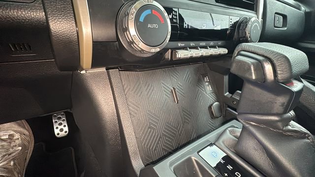 Used 2025 Toyota Tacoma TRD Sport AWD/4WD image 23