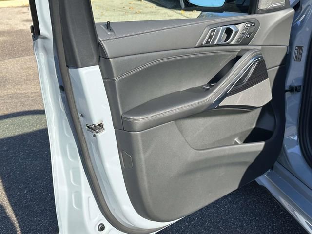 New 2026 BMW X6 xDrive40i w/ Climate Comfort Package image 13