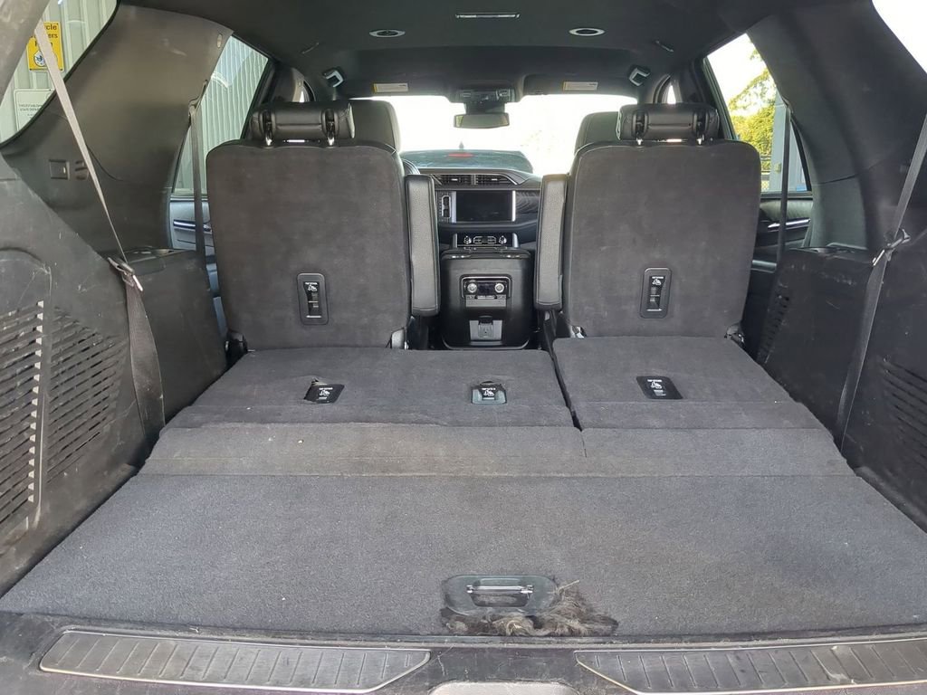 Used 2023 GMC Yukon Denali image 13