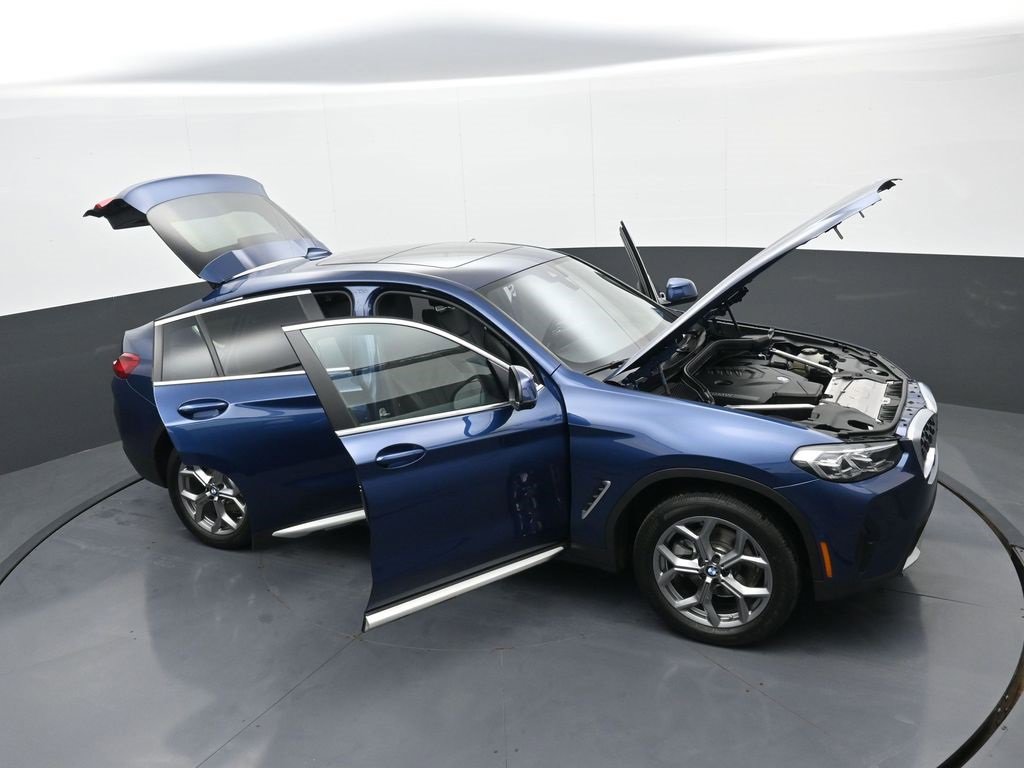 Used 2025 BMW X4 xDrive30i w/ Premium Package image 37