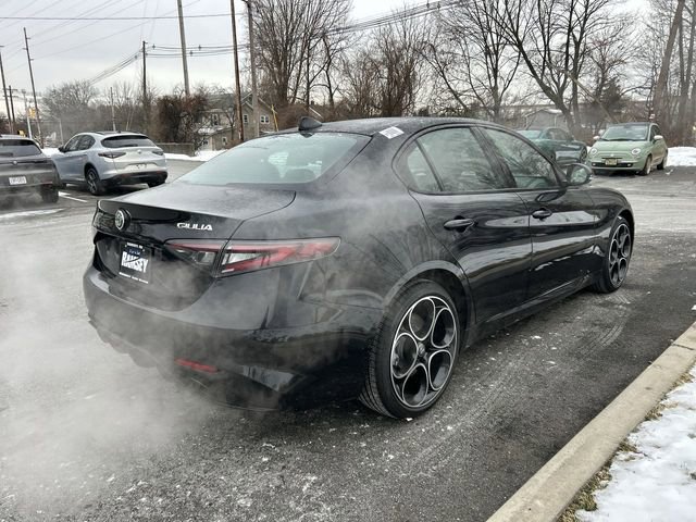 New 2025 Alfa Romeo Giulia AWD w/ Driving Assist Package image 8
