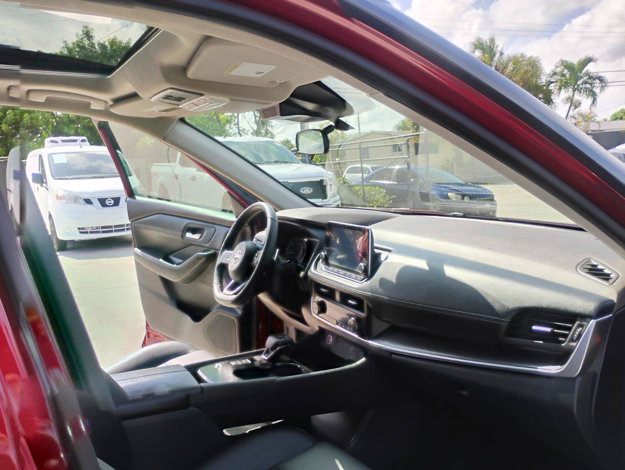 Used 2023 Nissan Rogue SV w/ SV Premium B Package FWD image 41