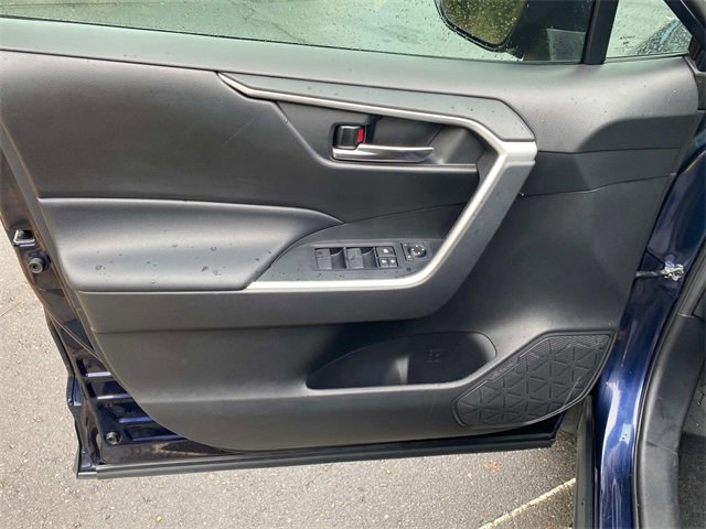 Used 2021 Toyota RAV4 XLE image 12