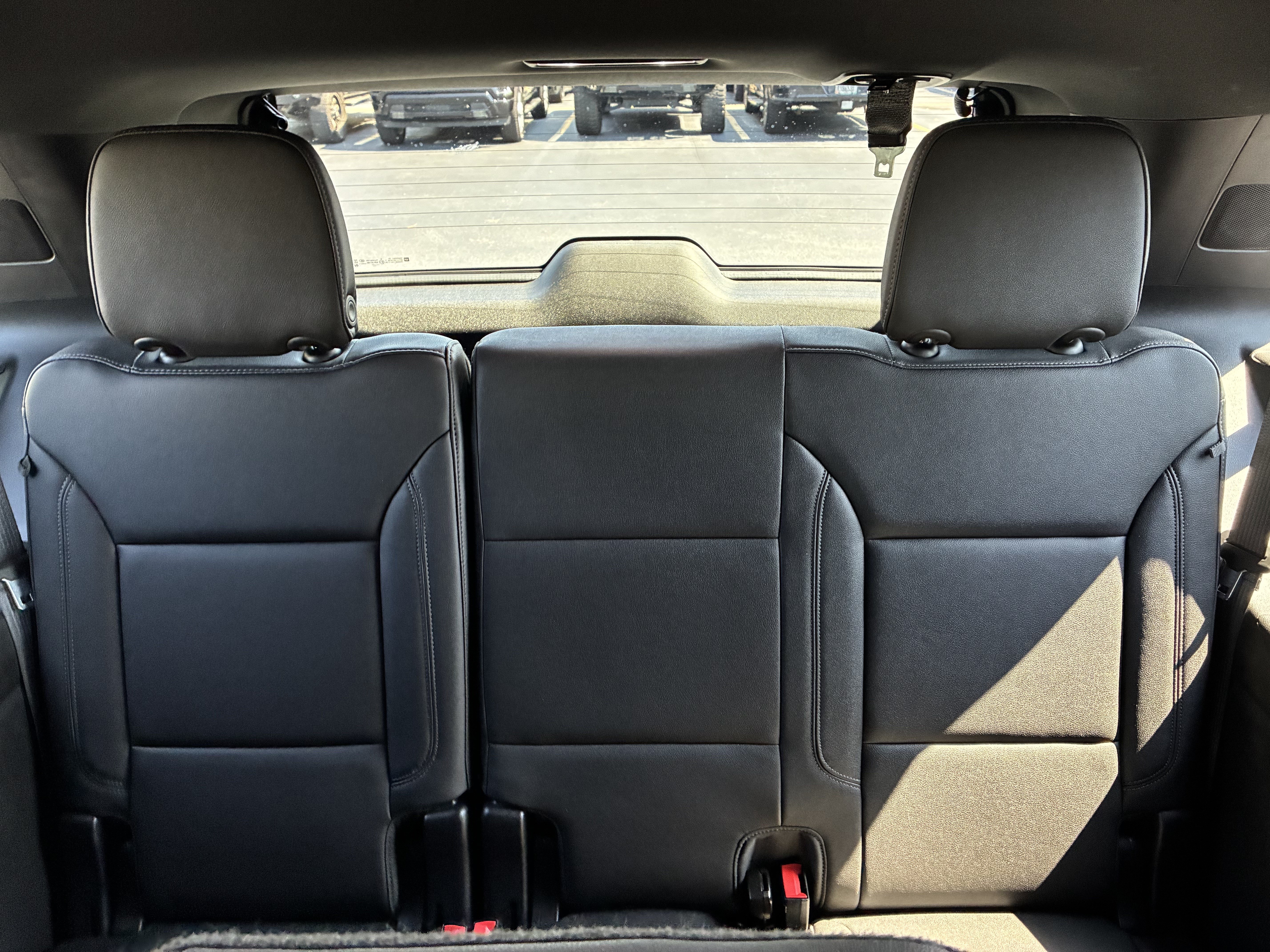 Used 2024 Chevrolet Tahoe LT w/ Luxury Package RWD image 18