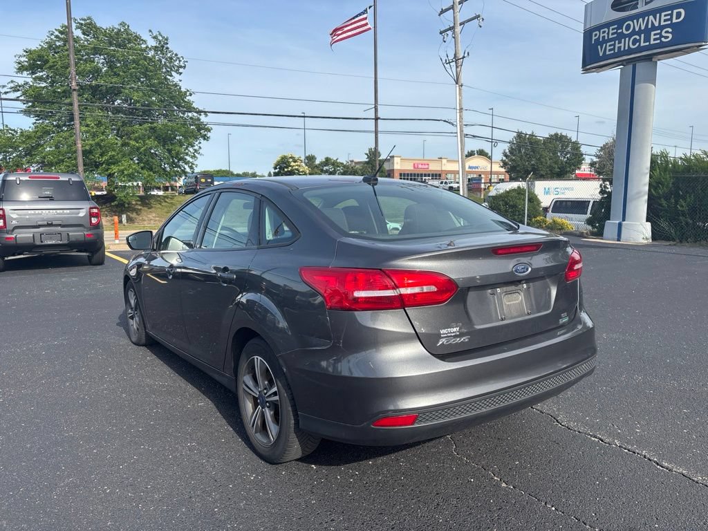 Used 2017 Ford Focus SE FWD image 7