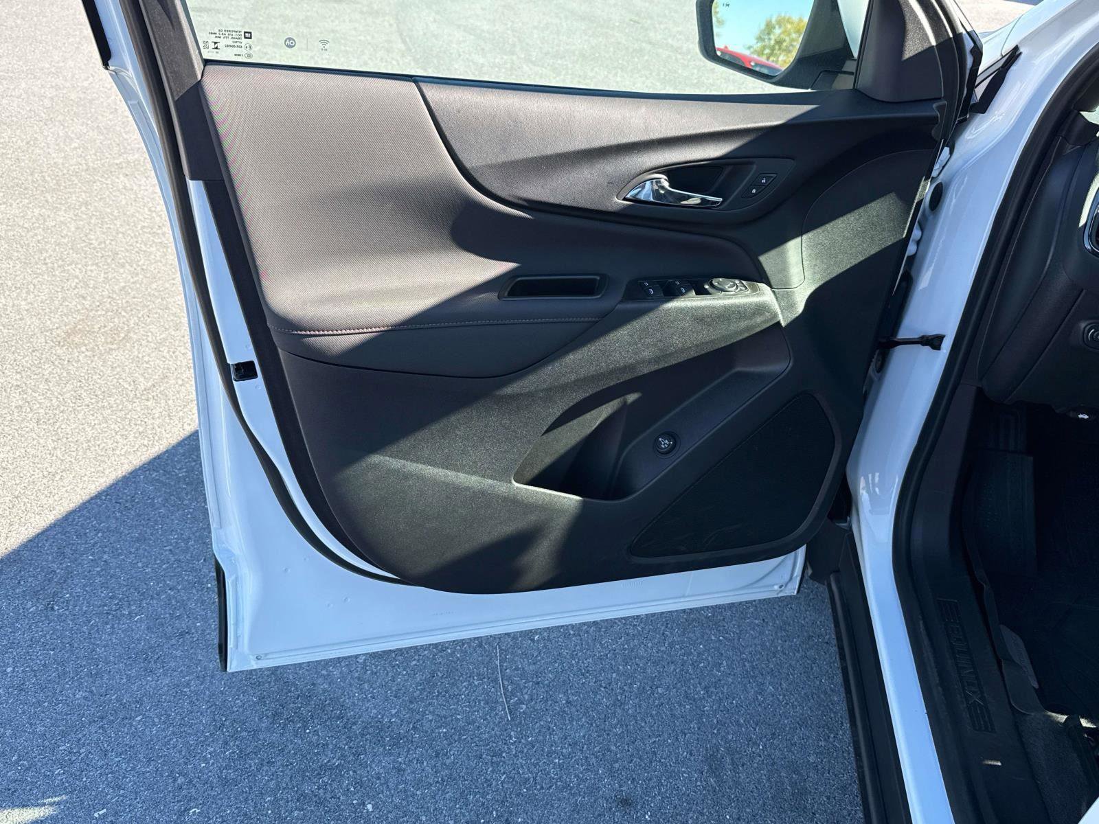 Used 2024 Chevrolet Equinox RS image 16