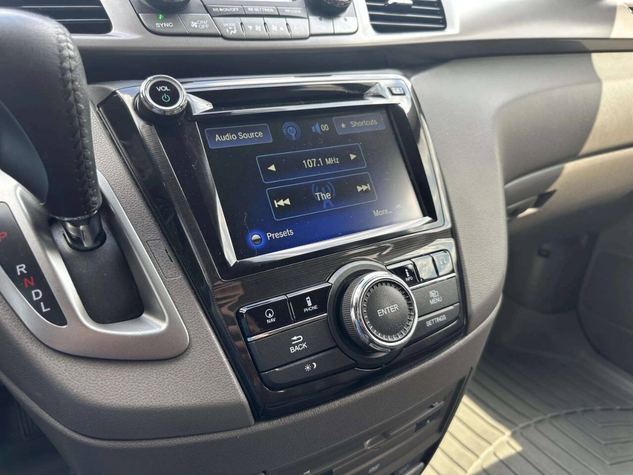 Used 2015 Honda Odyssey Touring Elite image 33