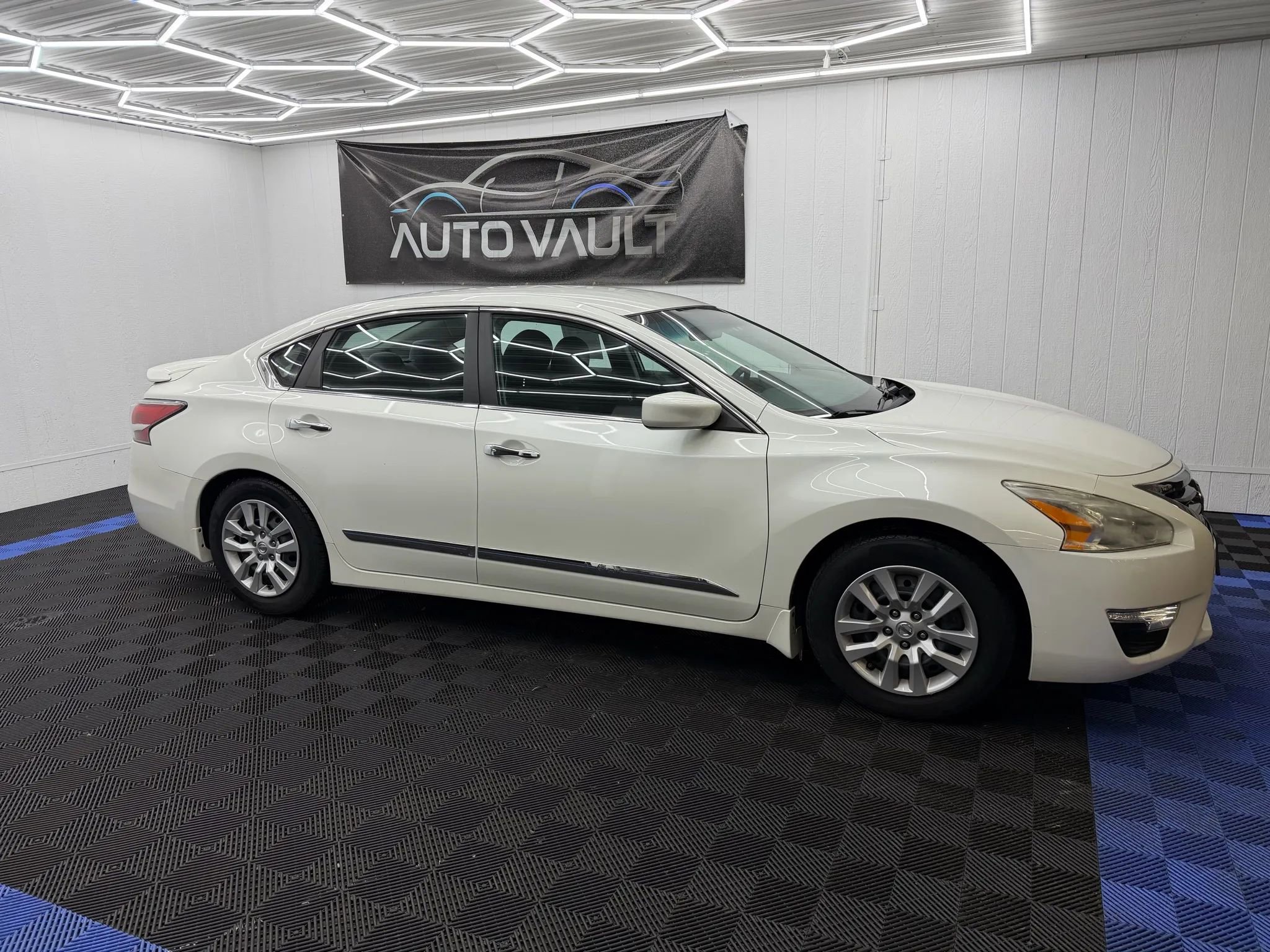 Used 2014 Nissan Altima 2.5 S image 2