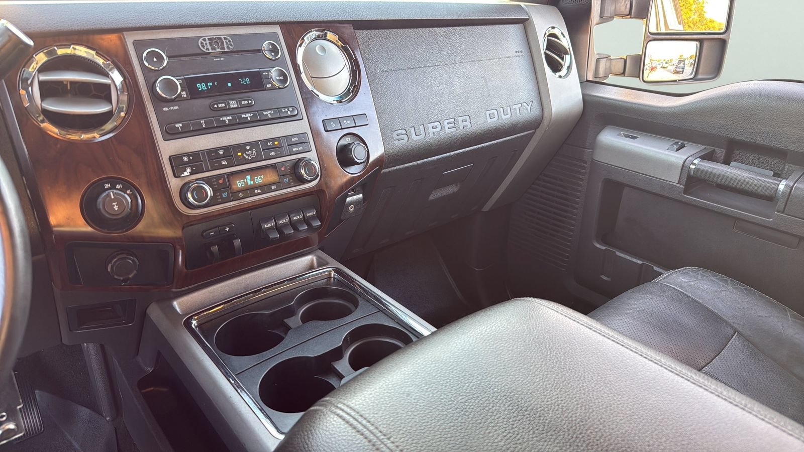 Used 2011 Ford F250 Lariat w/ Lariat Interior Pkg AWD/4WD image 19