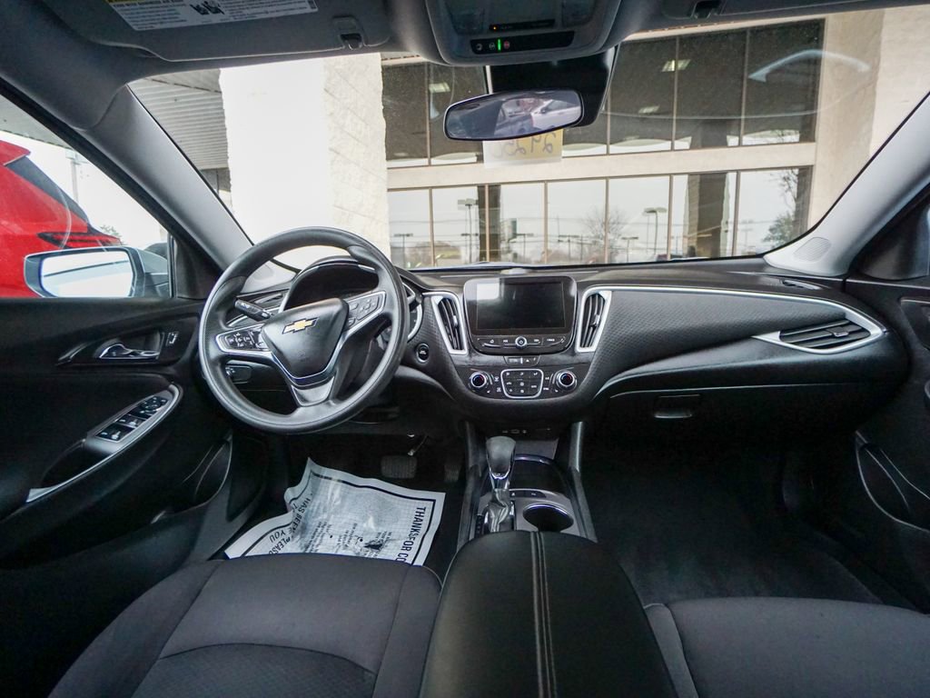 Used 2024 Chevrolet Malibu LT image 2