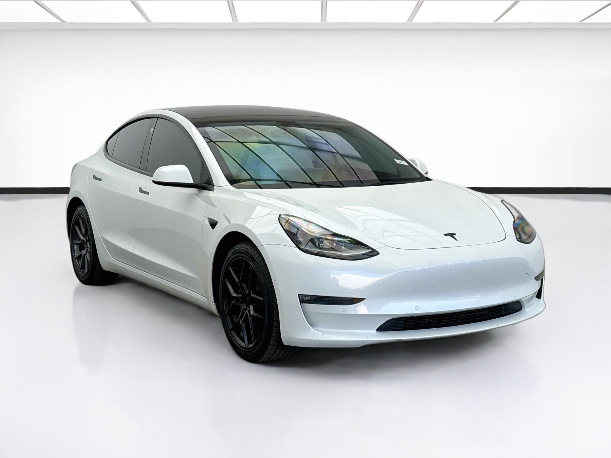 Used 2022 Tesla Model 3 Long Range AWD/4WD image 3