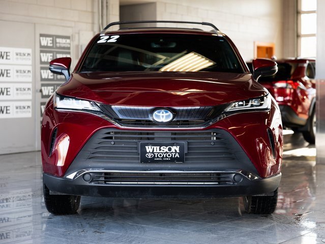Used 2022 Toyota Venza XLE image 3