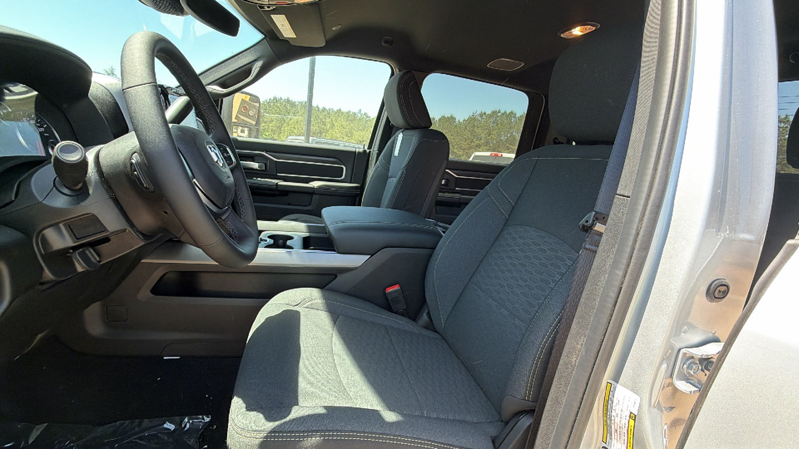 New 2026 RAM 2500 Big Horn AWD/4WD image 17