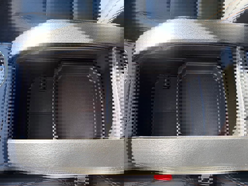 Used 2016 Toyota Highlander XLE image 32