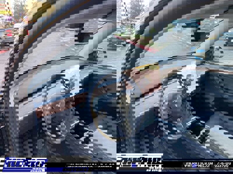 Used 2025 Tesla Model Y Long Range image 11