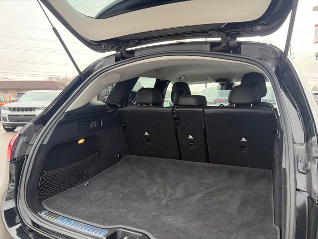 Used 2024 Mercedes-Benz GLC 300 image 25
