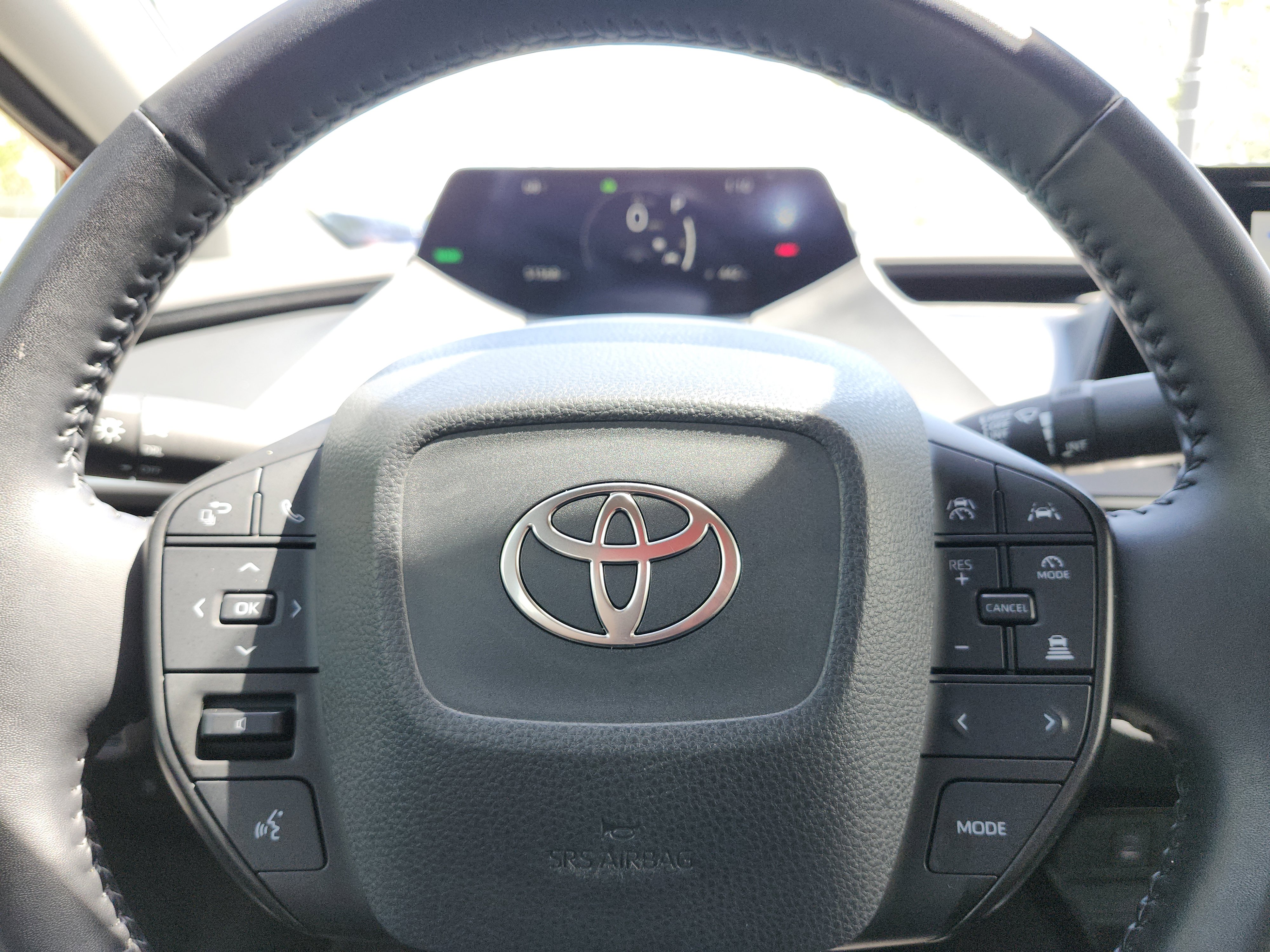 Used 2024 Toyota Prius LE image 25