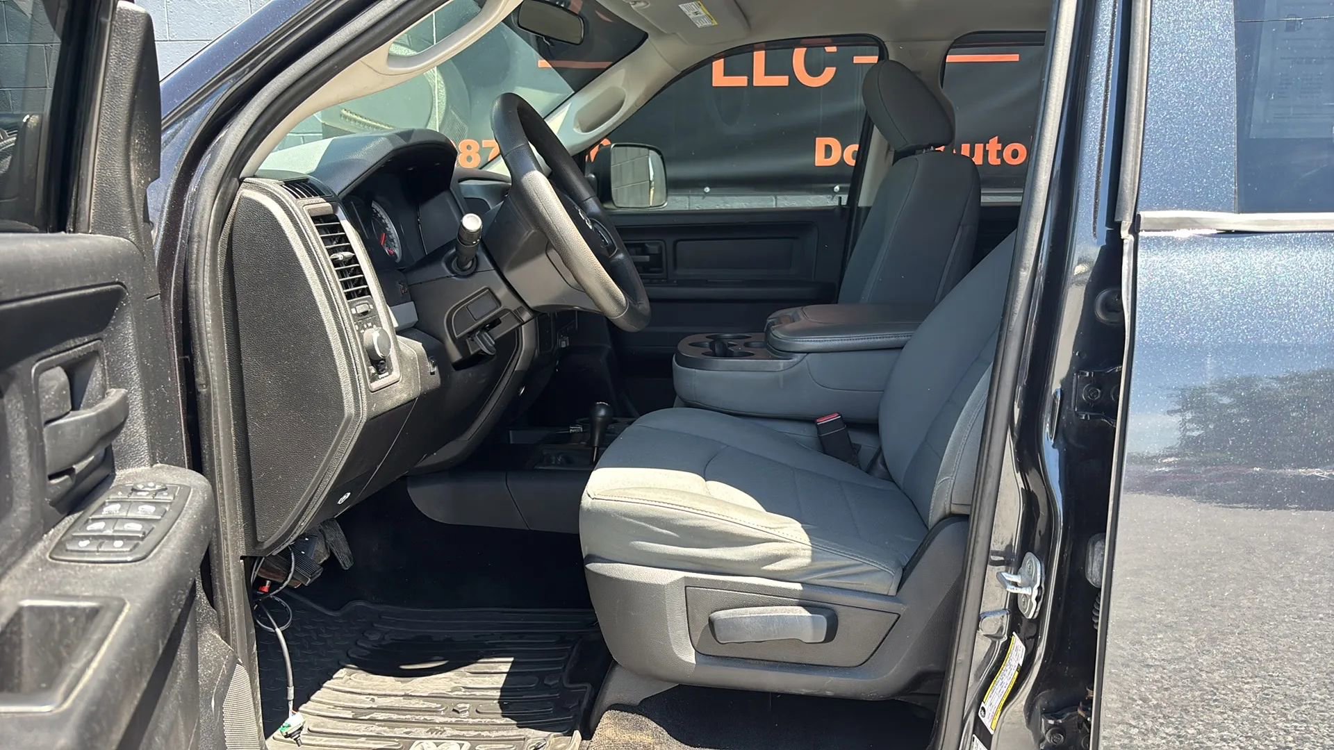 Used 2013 RAM 2500 Tradesman w/ Chrome Appearance Group AWD/4WD image 17
