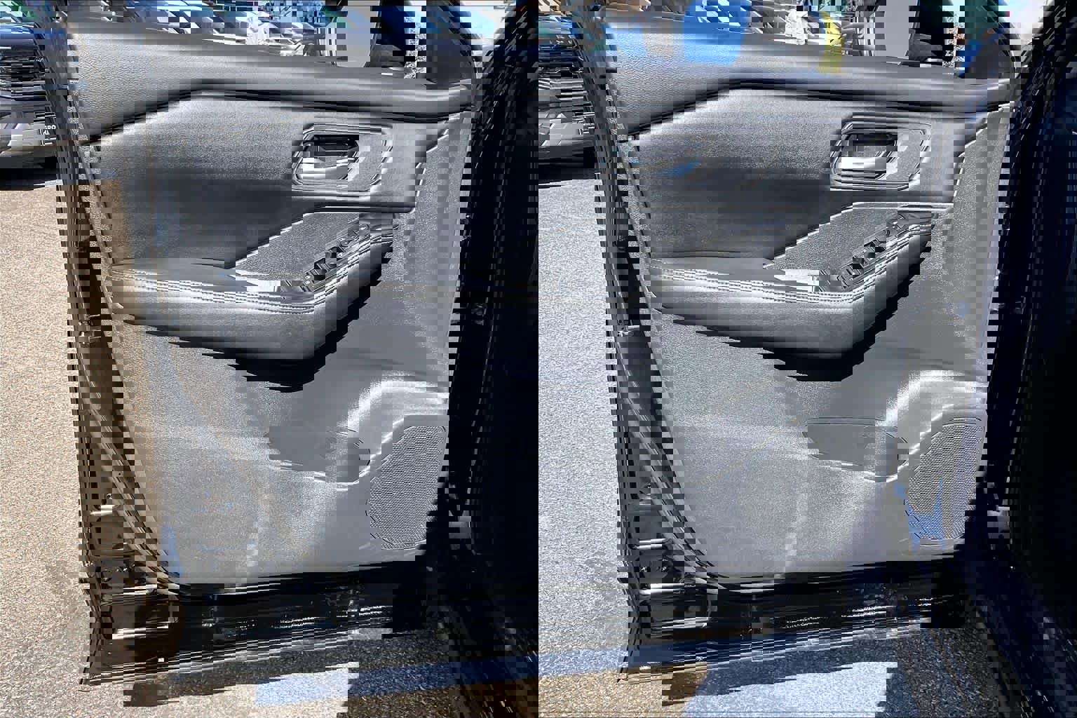 Used 2025 Nissan Rogue SV image 22