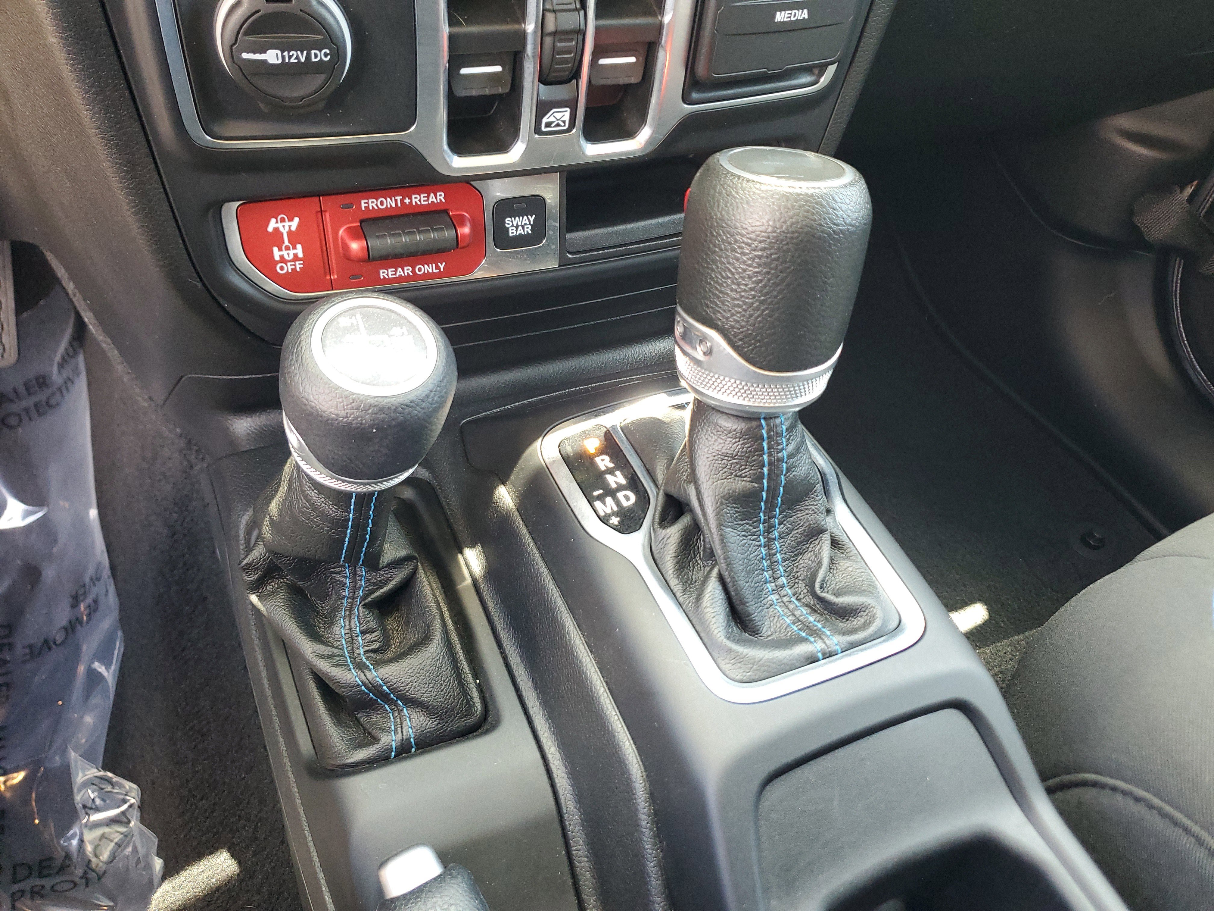 Used 2023 Jeep Wrangler Unlimited Rubicon 4xe AWD/4WD image 25
