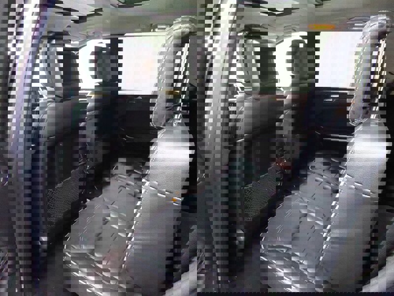 Used 2014 Mercedes-Benz GL 550 GL 550 4MATIC w/ Driver Assistance Package image 27