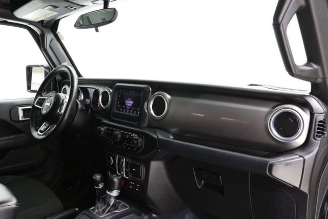 Used 2018 Jeep Wrangler Unlimited Sahara w/ Cold Weather Group image 18