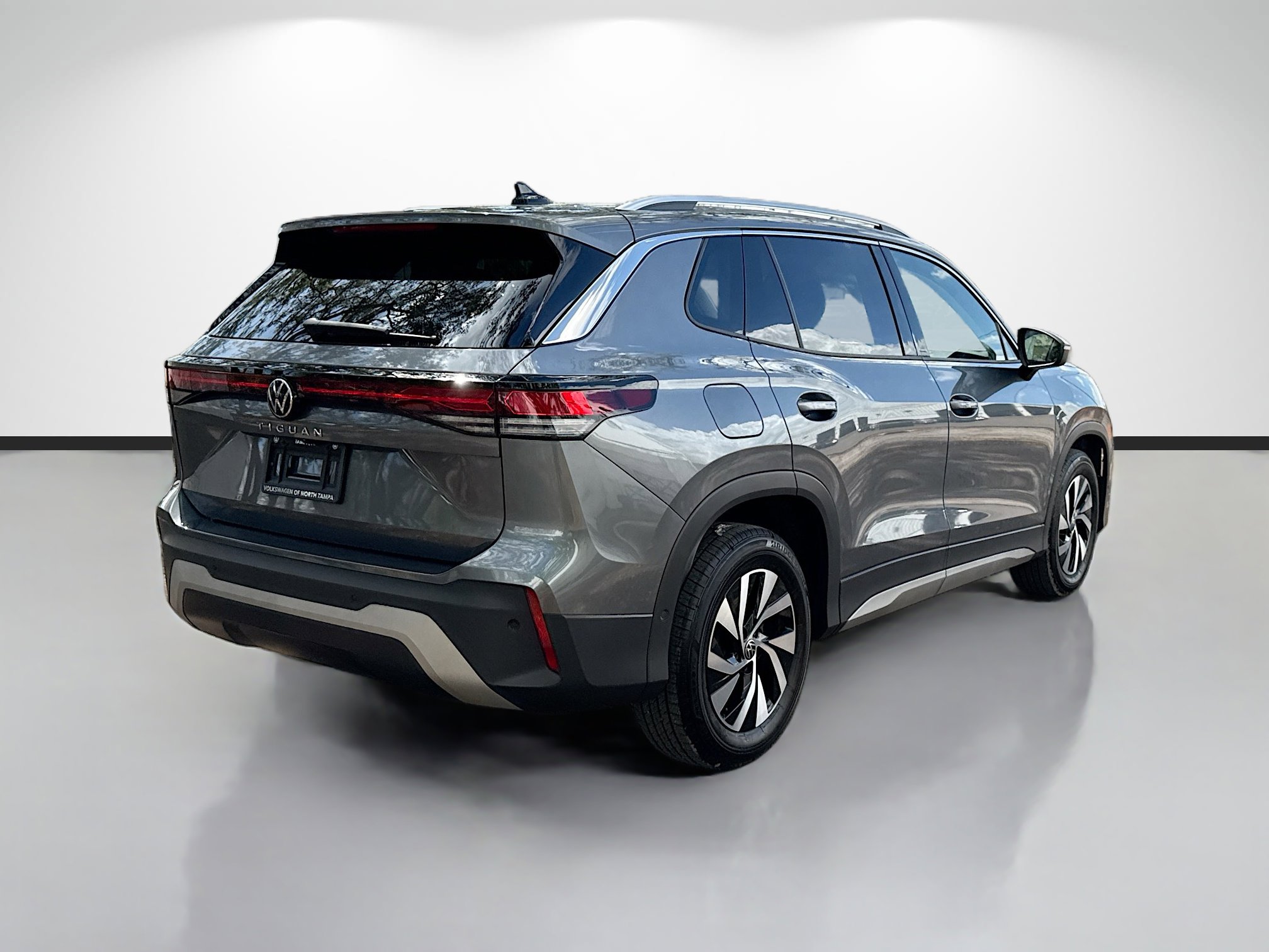 Used 2025 Volkswagen Tiguan S image 3