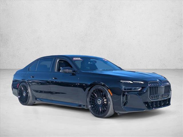 Used 2024 BMW 740i image 3
