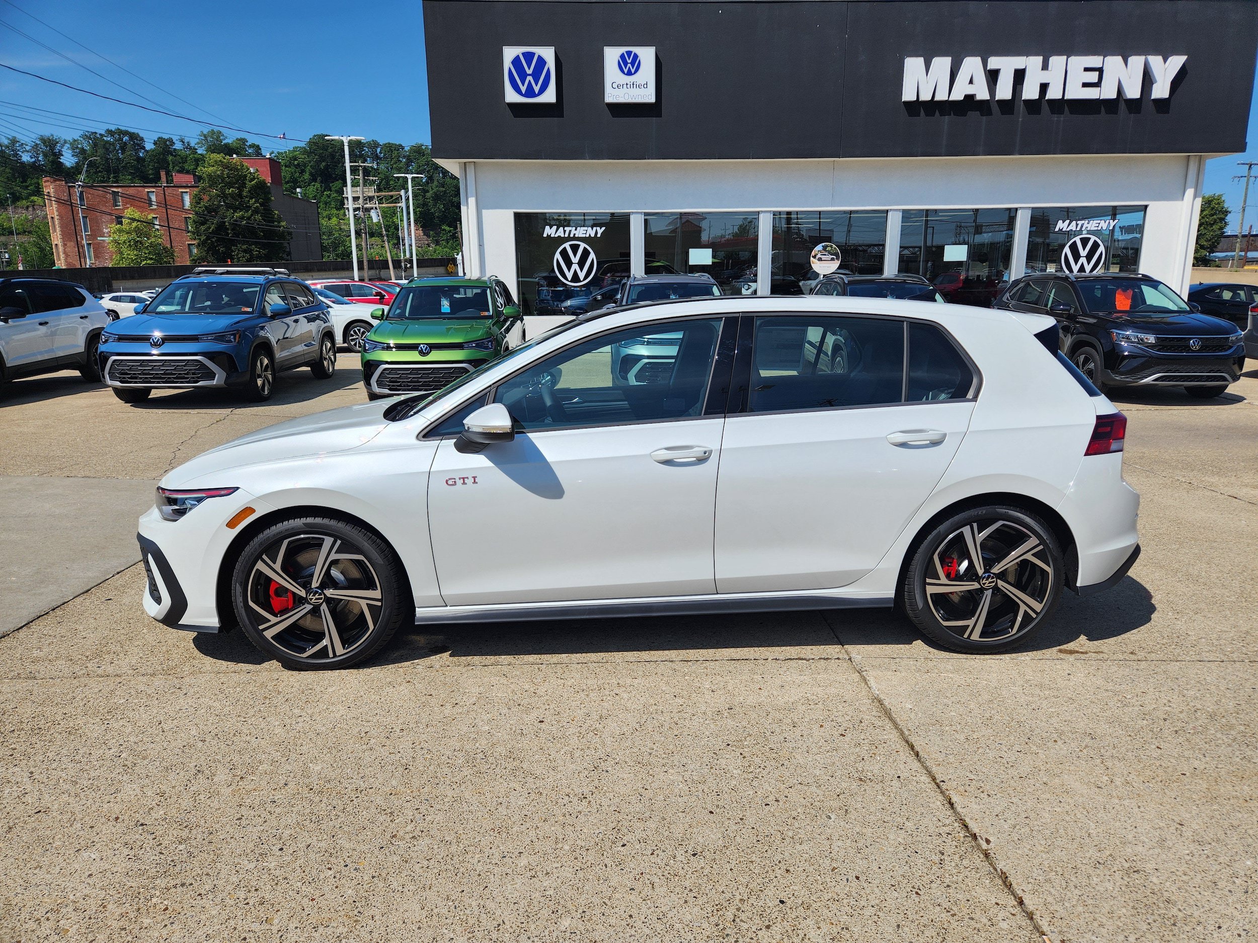 New 2025 Volkswagen GTI SE FWD image 3