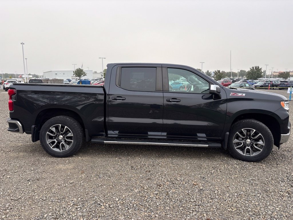 Used 2023 Chevrolet Silverado 1500 LT AWD/4WD image 13