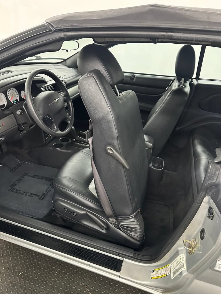 Used 2005 Chrysler Sebring GTC FWD image 19