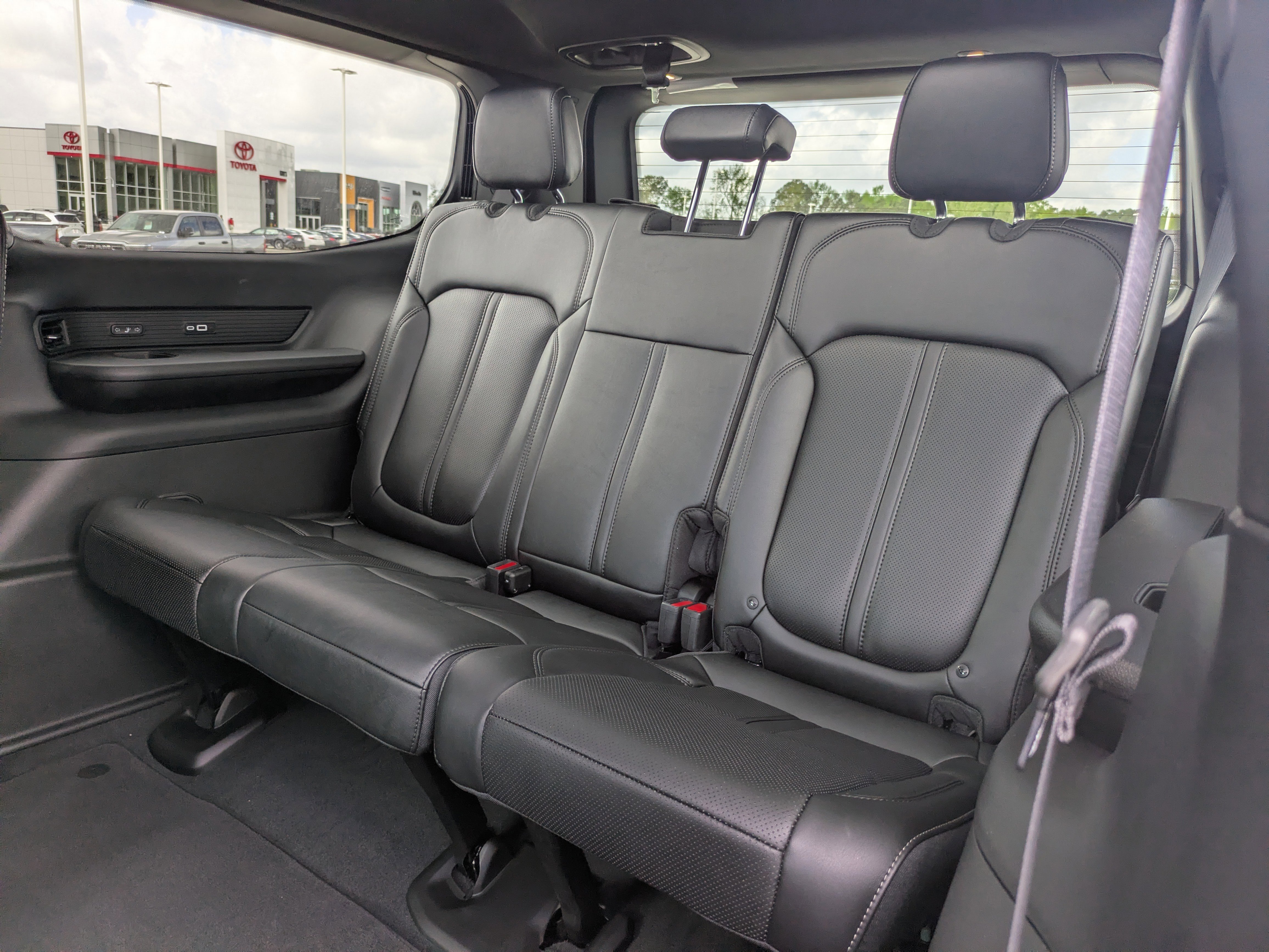 New 2026 Jeep Grand Wagoneer Limited image 16