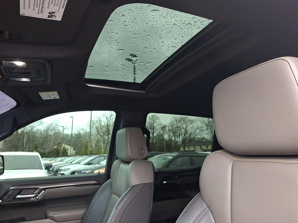 Used 2023 Chevrolet Silverado 1500 ZR2 w/ Technology Package image 24