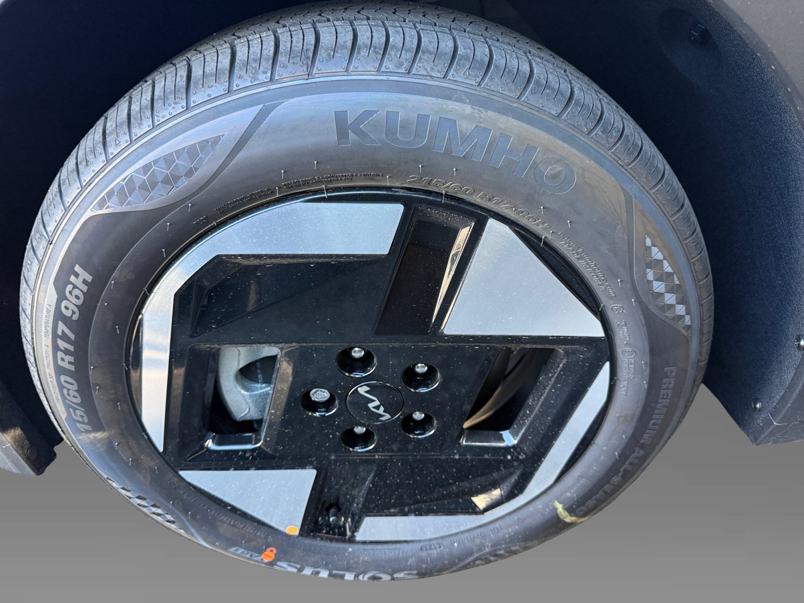 New 2027 Kia EV3 Wind FWD image 9