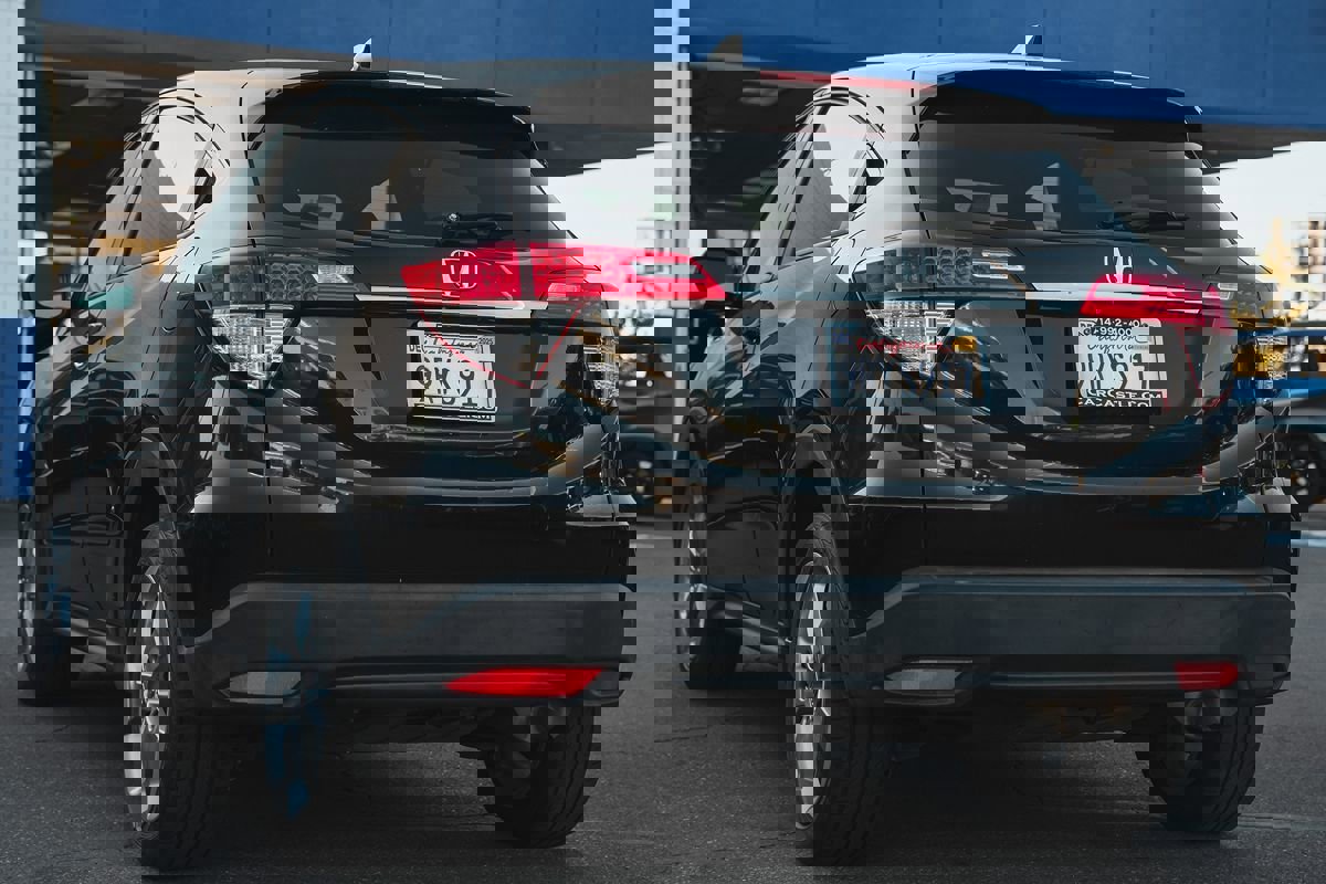 Used 2019 Honda HR-V LX image 6