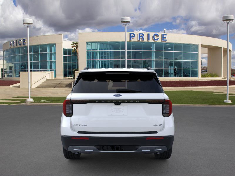 Used 2025 Ford Explorer Active w/ Active Comfort Package image 5